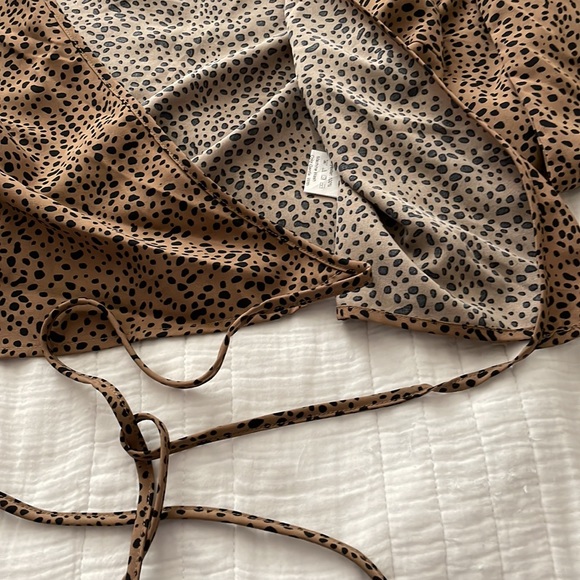 SHEIN crop wrap shirt - Picture 2 of 4